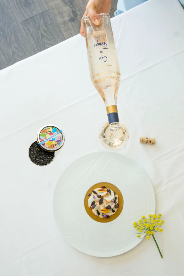 Offre Prestige Clos du Temple 2023 dans son Étui et une boîte de Caviar par Sturia - Image 3